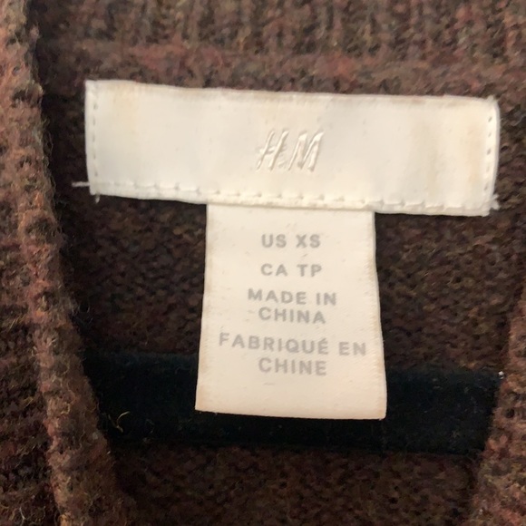 H&M Mock Neck Sweater - Picture 2 of 2